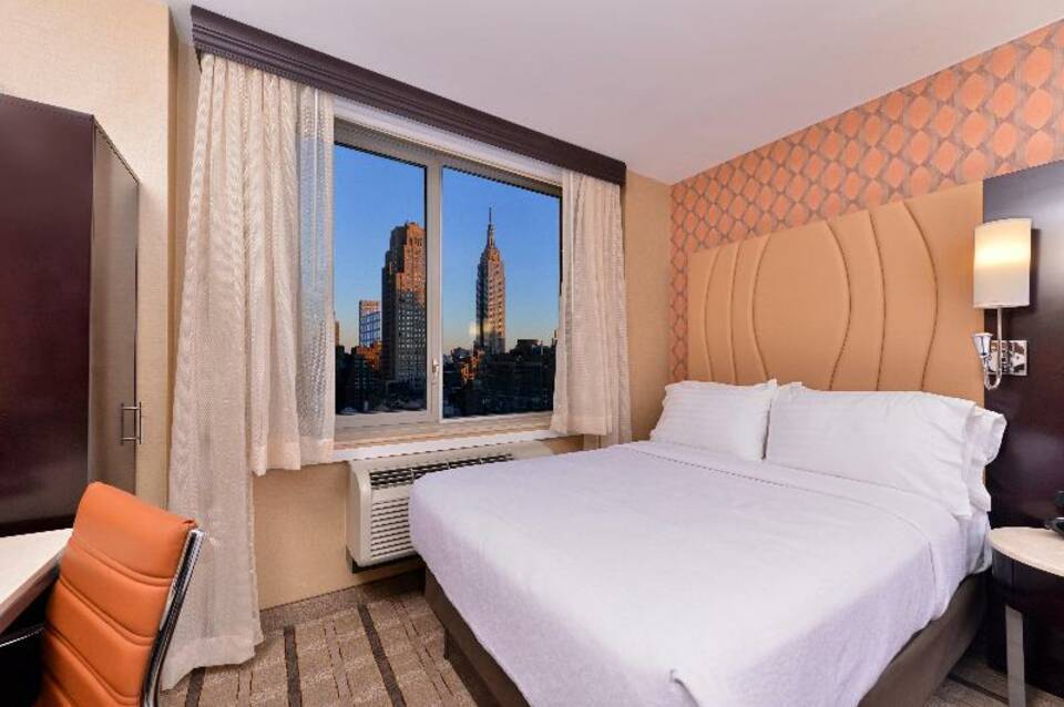 Holiday Inn New York City - Times Square 3