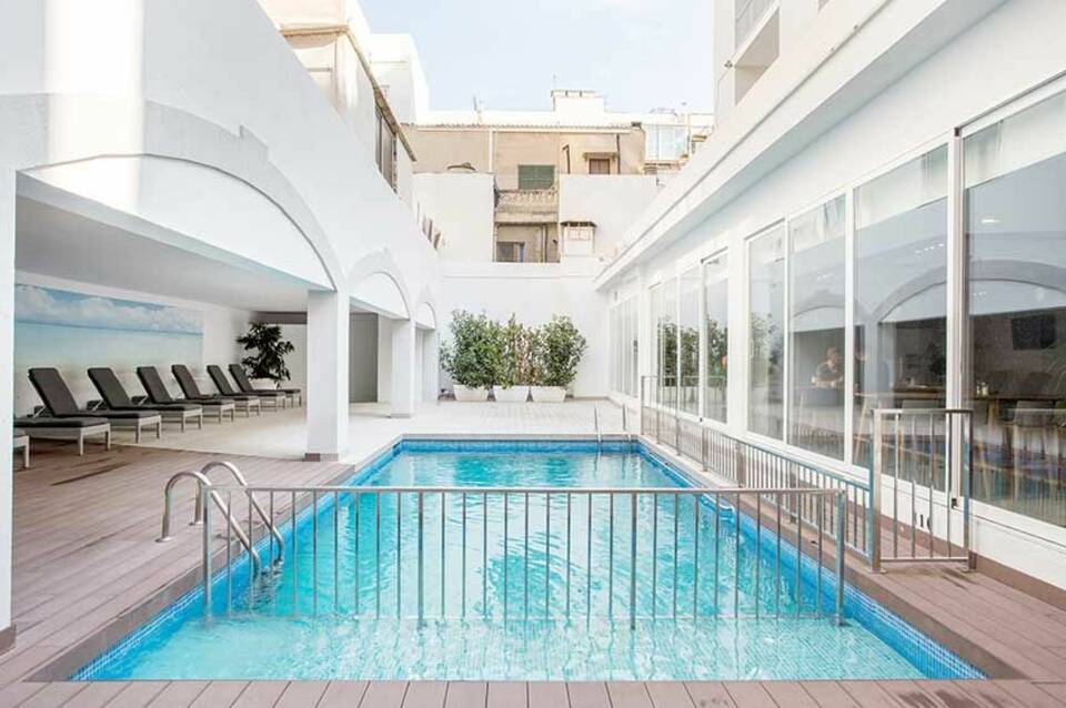 Planet One Hotel - Adults Only inkl. Mietwagen 1