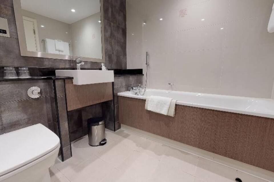Holiday Inn London - Kensington High St. 2