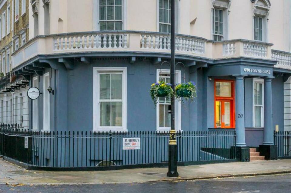 OYO Townhouse New England Victoria 5