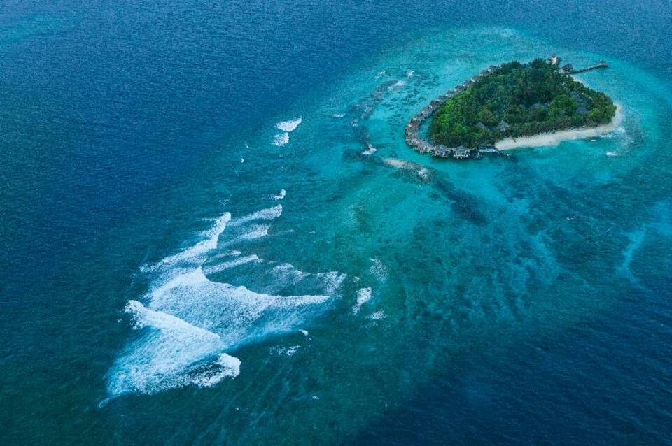 Taj Coral Reef Resort & Spa, Maldives 5