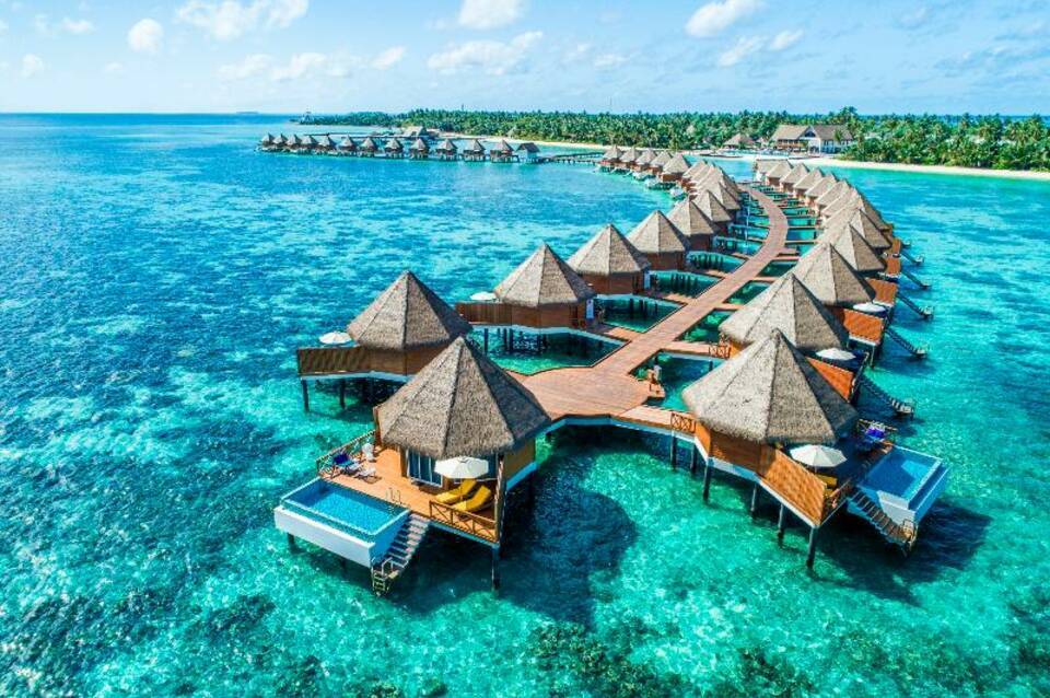 Mercure Maldives Kooddoo Resort 1
