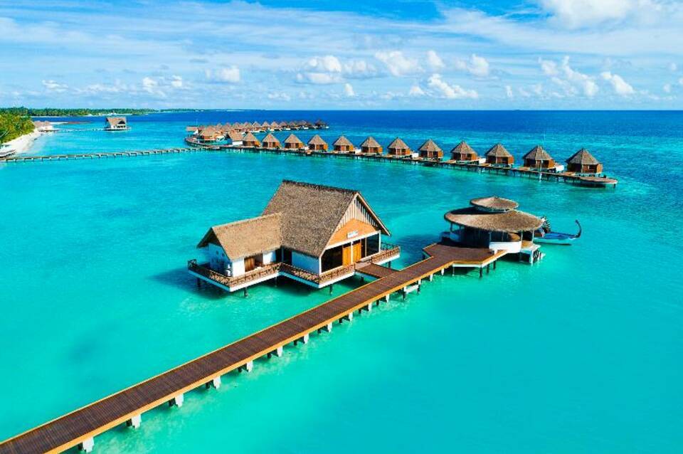 Mercure Maldives Kooddoo Resort 5