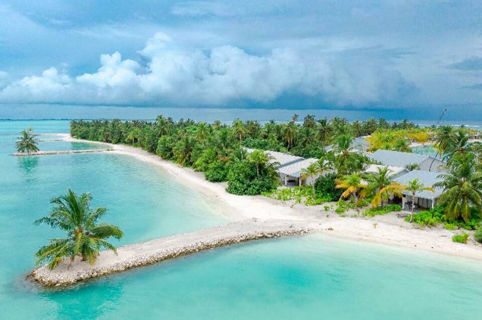 Rahaa Resort Laamu, Maldives 1