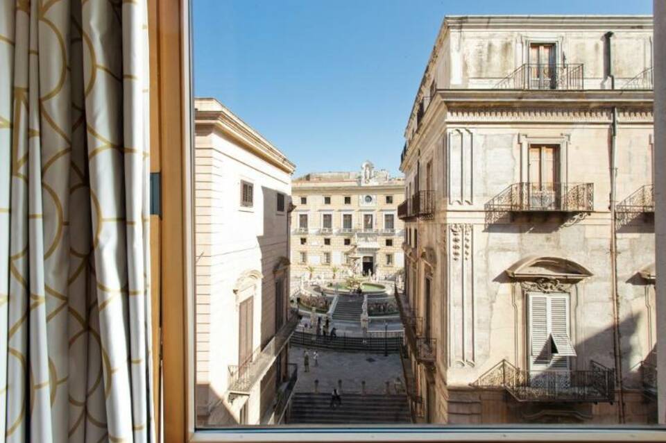 B&B HOTEL Palermo Quattro Canti 1