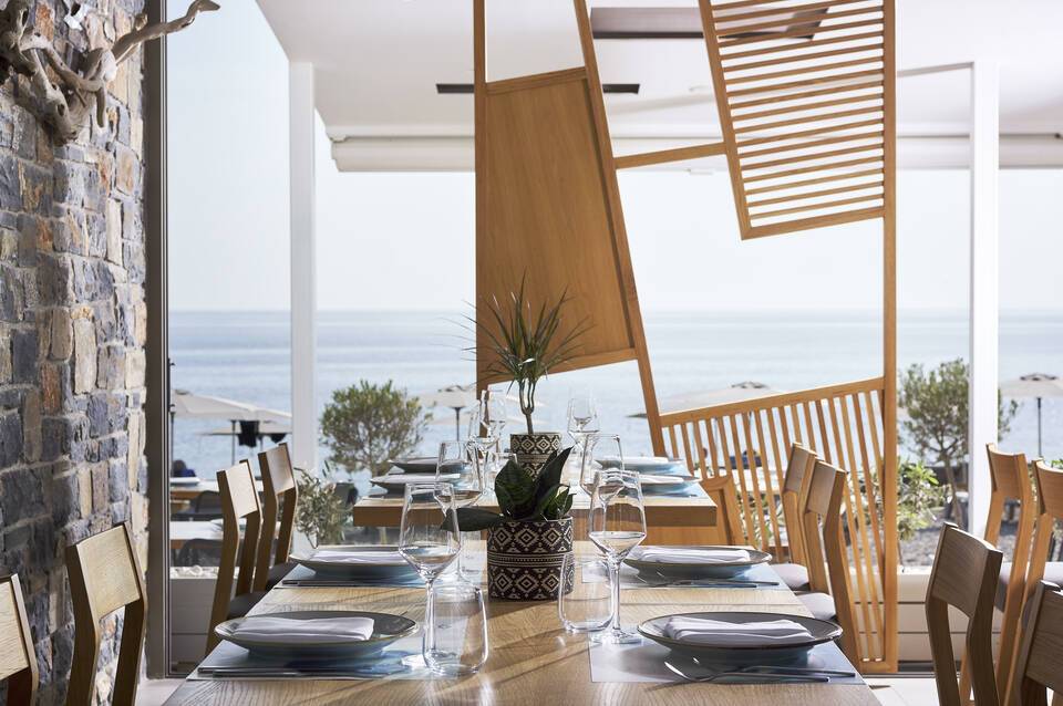 Coriva Beach Hotel & Bungalows 3