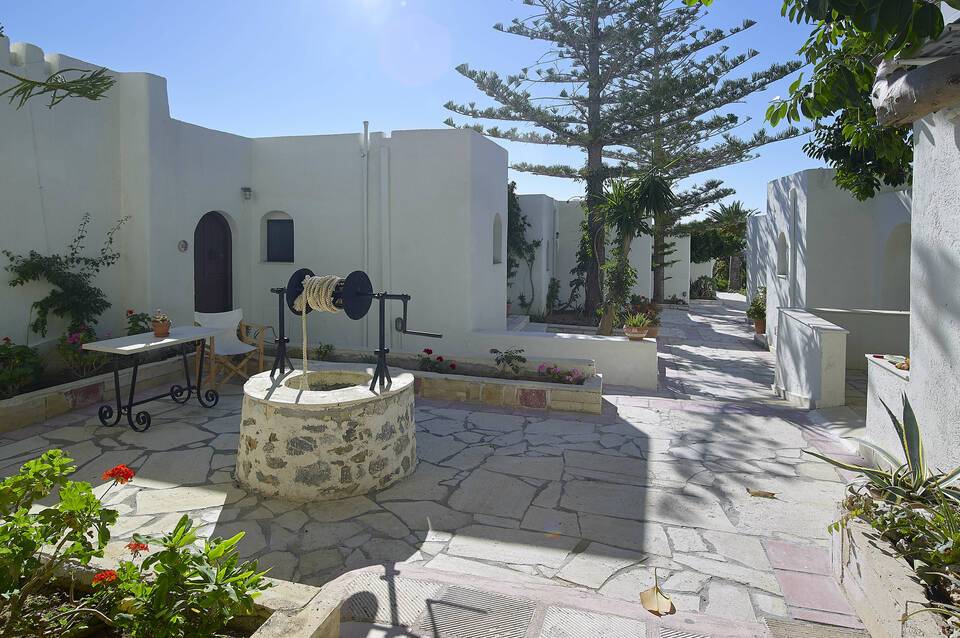 Coriva Beach Hotel & Bungalows 4