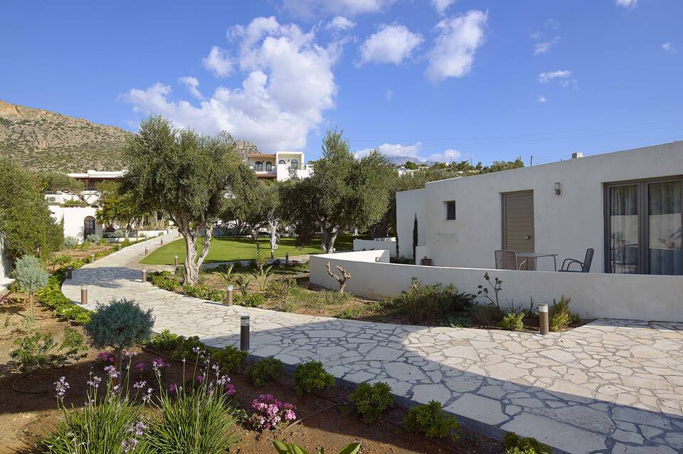 Coriva Beach Hotel & Bungalows 5
