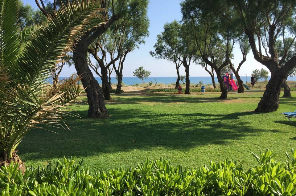 Lito Beach Hotel 1