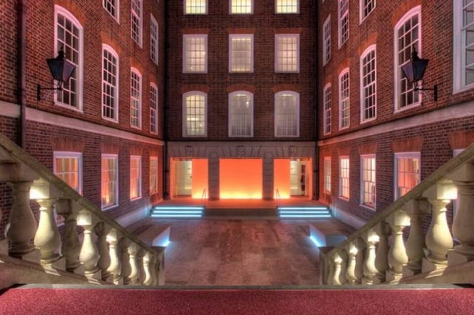 Apex Temple Court Hotel 1