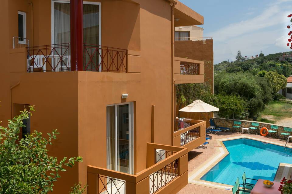Elotia Hotel 4