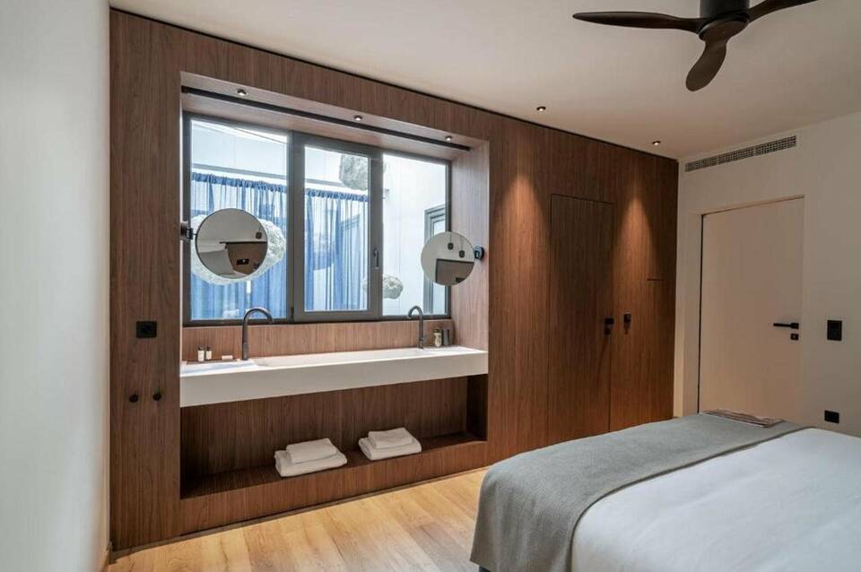 Athens Woo Suites 3