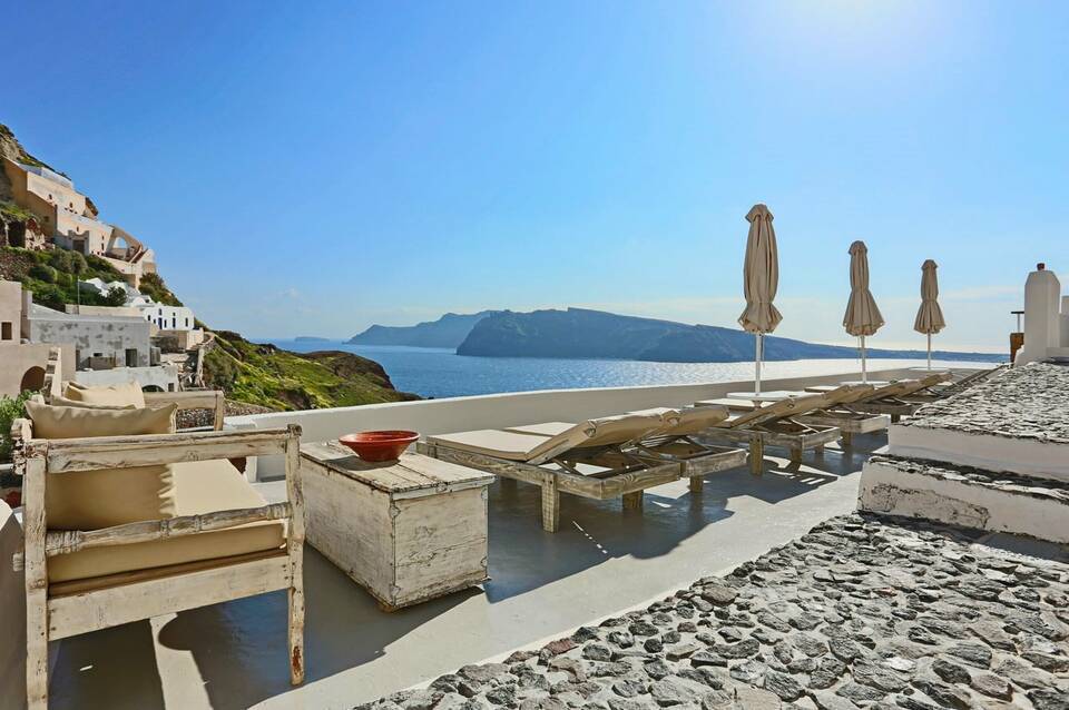 Oia Mare Villas 4