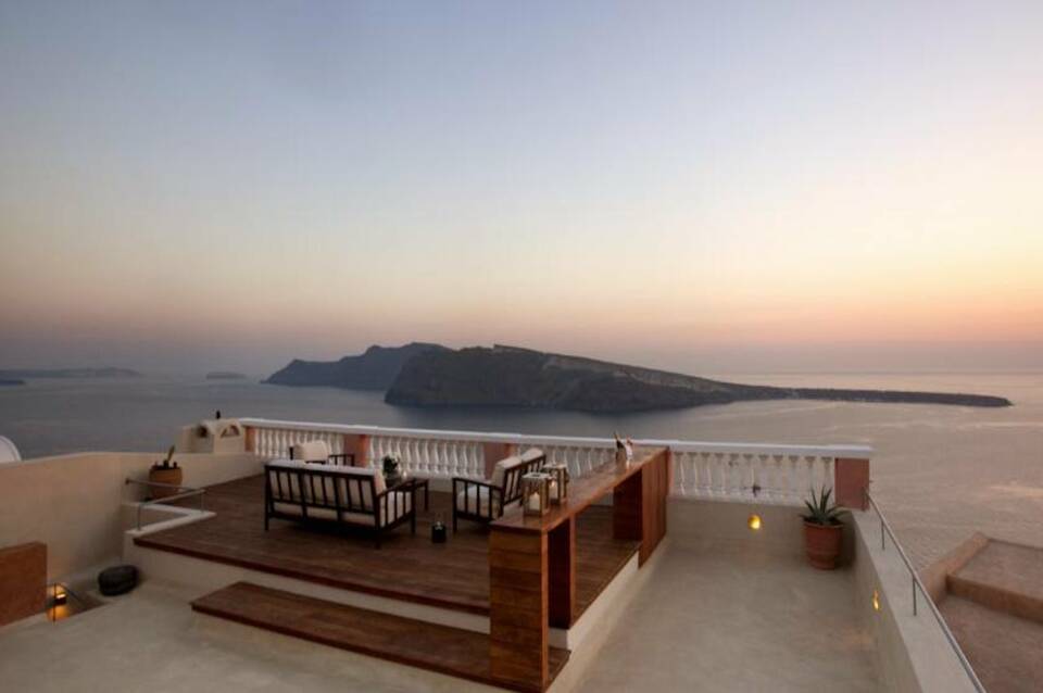 Oia Mansion 1