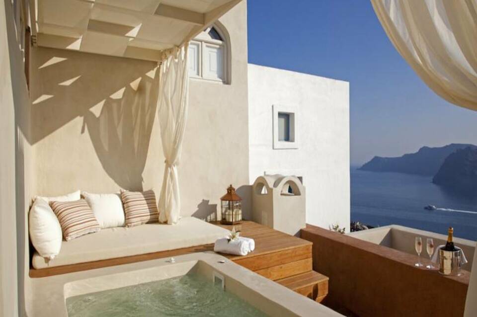 Oia Mansion 3