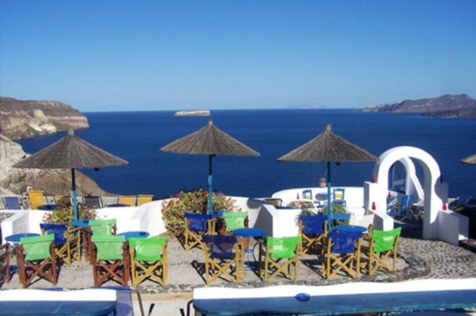 Caldera View Bungalow Resort 3