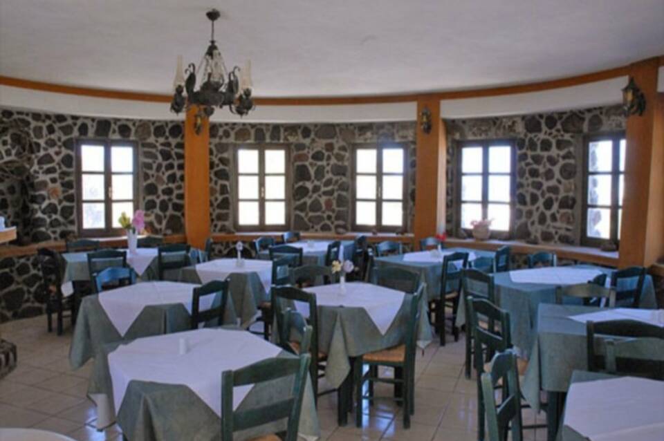 Caldera View Bungalow Resort 4