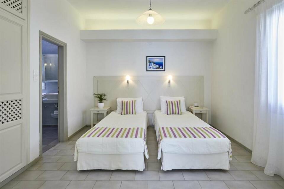 Nissos Thira Hotel 1