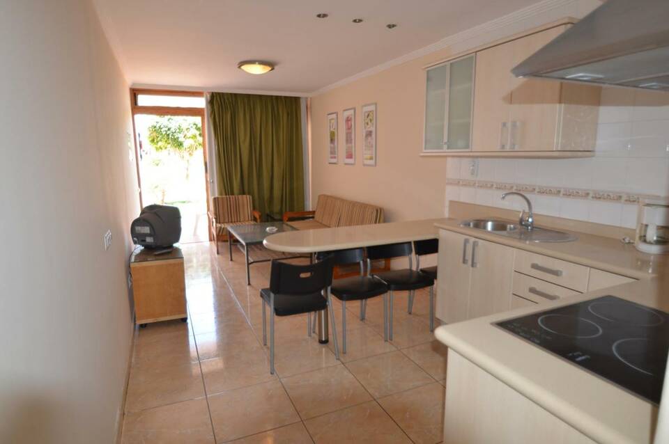 Las Brisas Bungalows 5