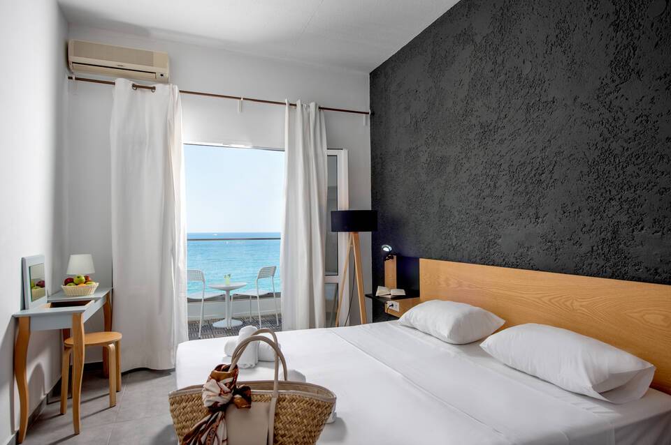 Azure Mare Hotel 4