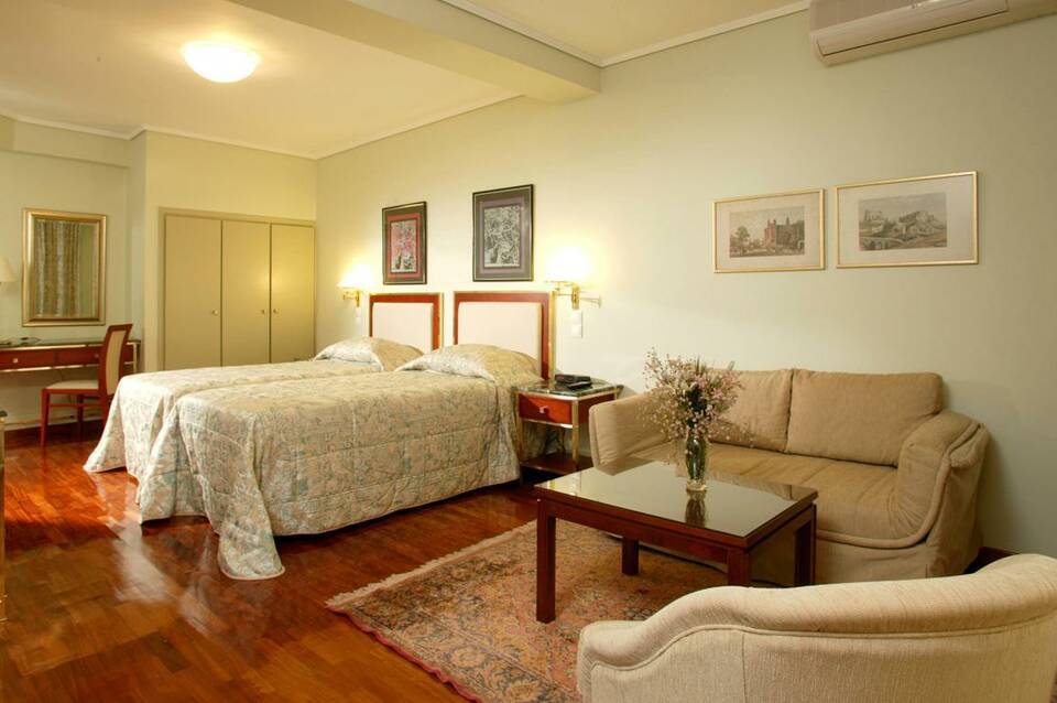 Ilisia Hotel 5