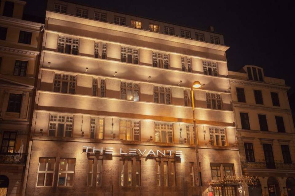The Levante Parliament 4