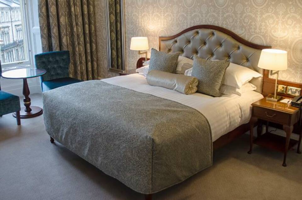 Bonham Hotel 4