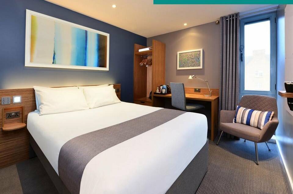 Travelodge Edinburgh Central 5