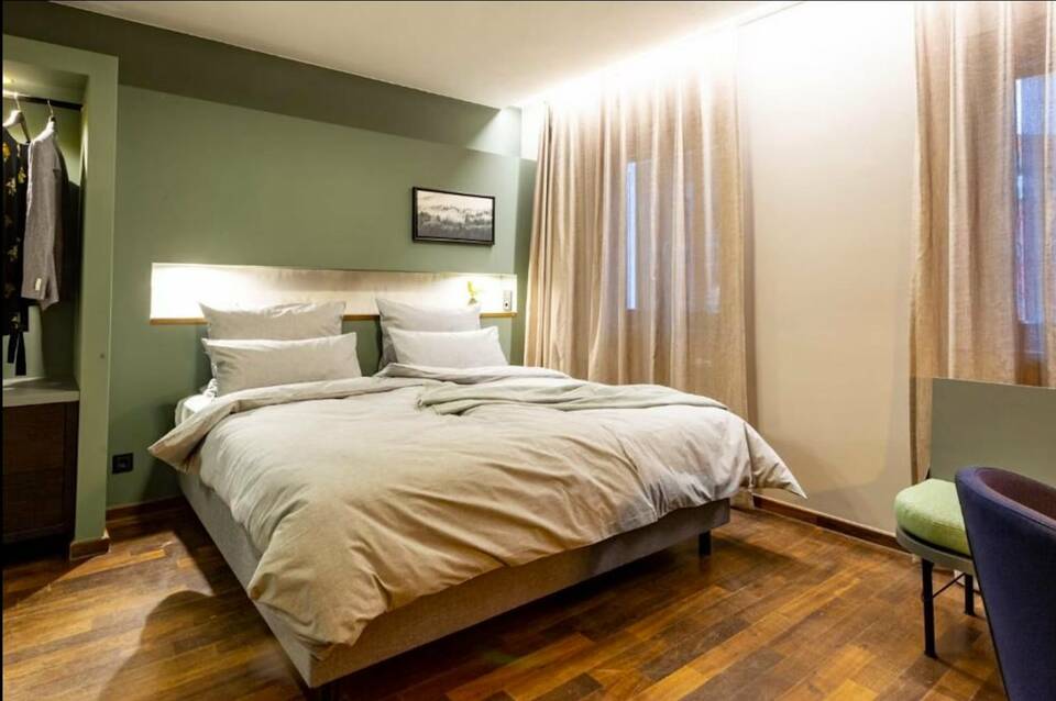 The Circus Hotel 5
