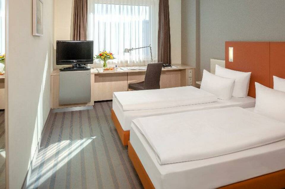 Hotel Essential by Dorint Berlin-Adlershof 1