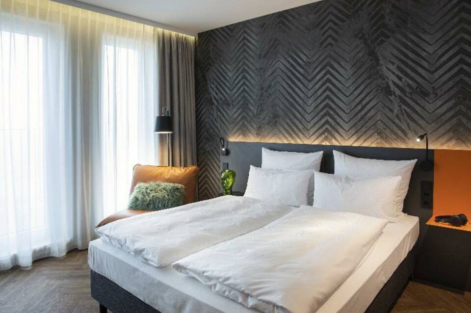 LOGINN Hotel Berlin Airport 2