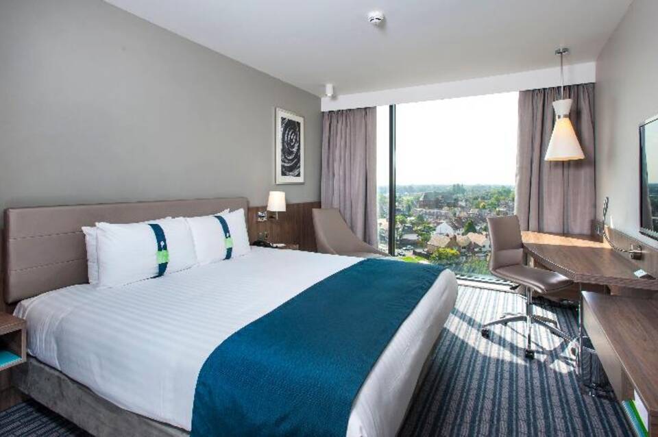 Holiday Inn London - West 5