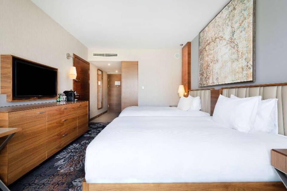 DoubleTree by Hilton Krakow Hotel & Convention Center 2