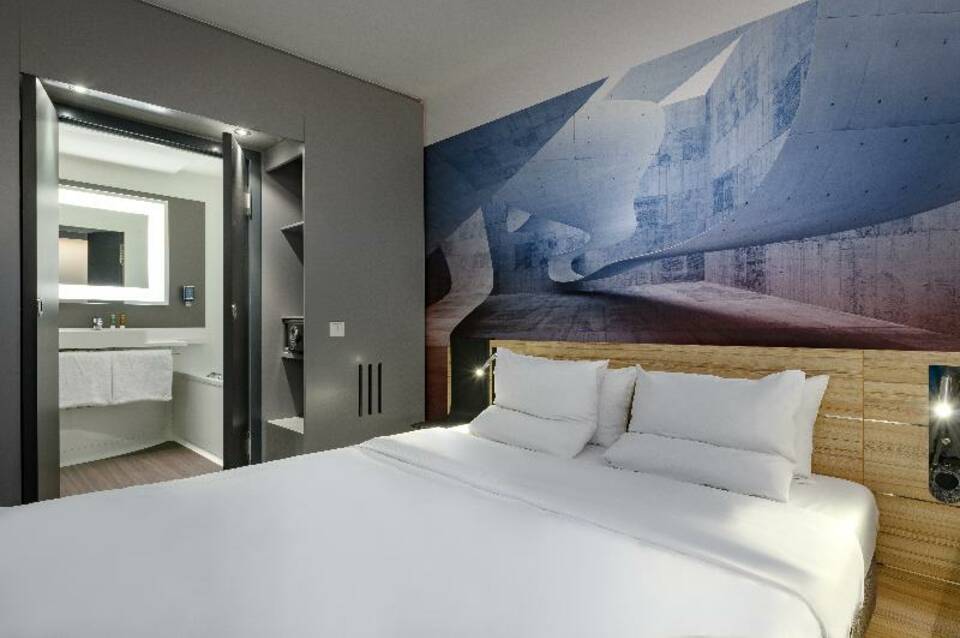 Novotel Suites Berlin City Potsdamer Platz 1