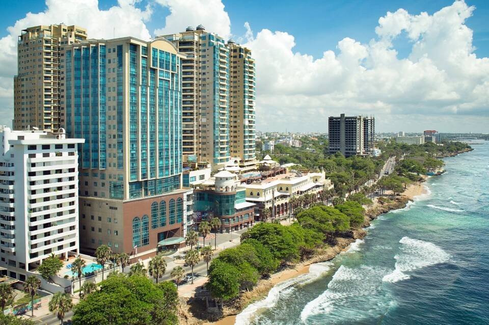 Catalonia Santo Domingo 1