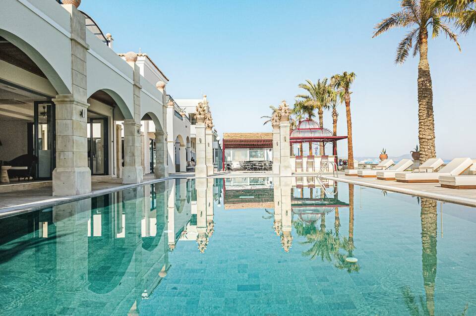 Grecotel Plaza Beach House 1