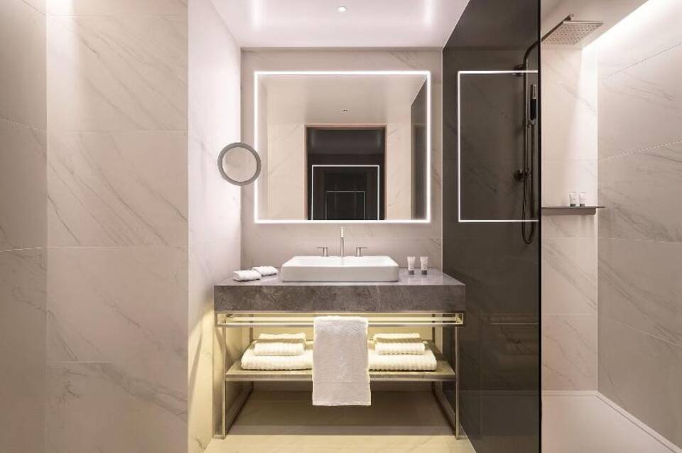 The Westin London City 5