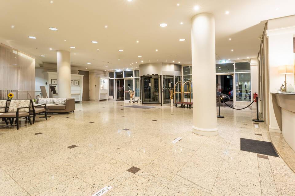 PLAZA Premium Wien 5