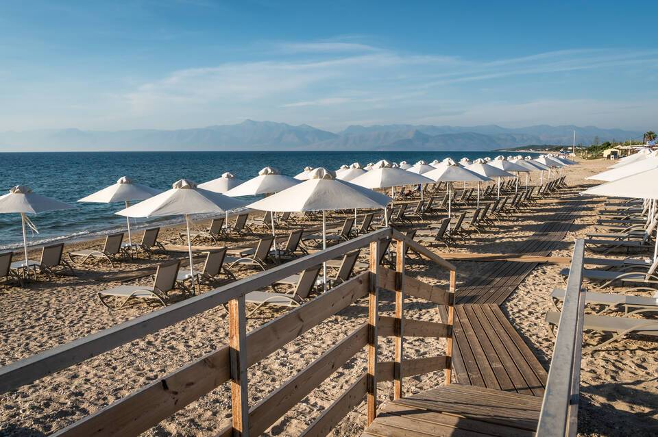 Acharavi Beach Hotel 5