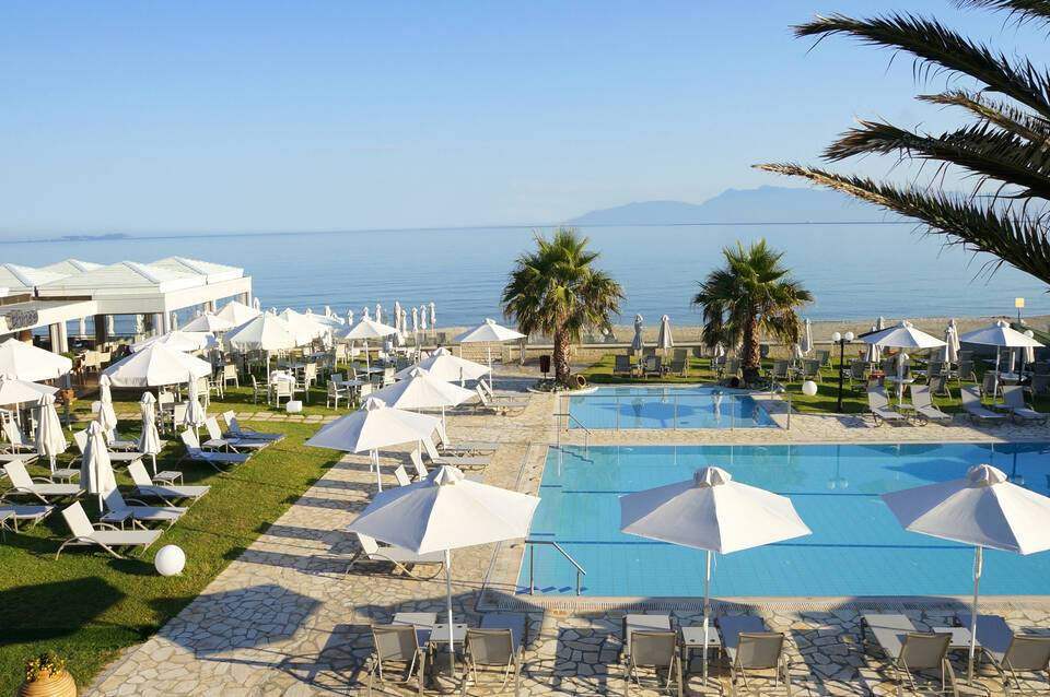 Acharavi Beach Hotel 1