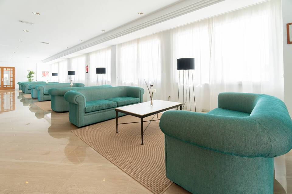 Tropicana Hotel 5
