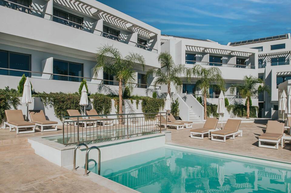 Tesoro Hotel 2