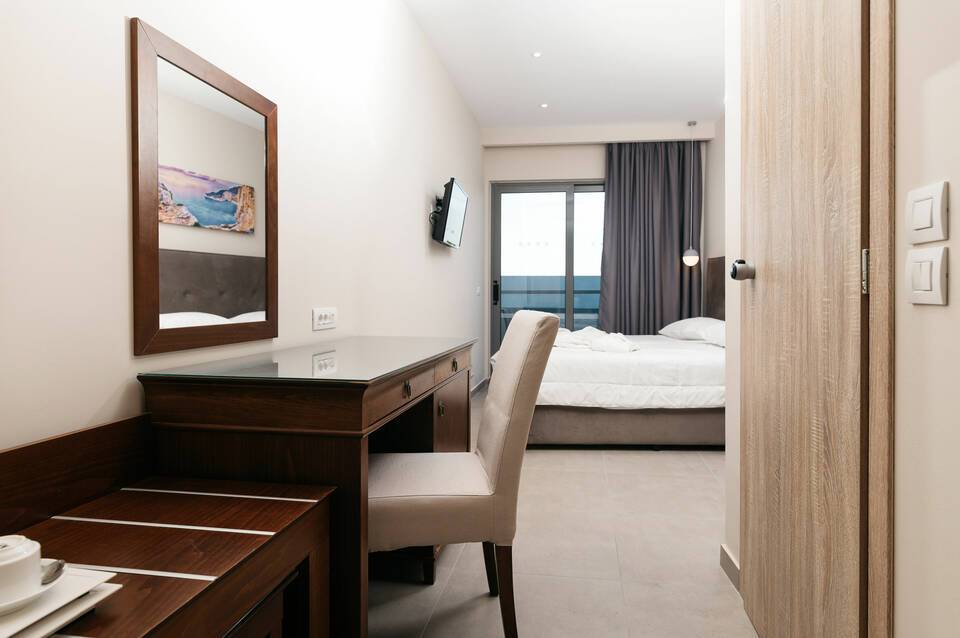 Tesoro Hotel 4