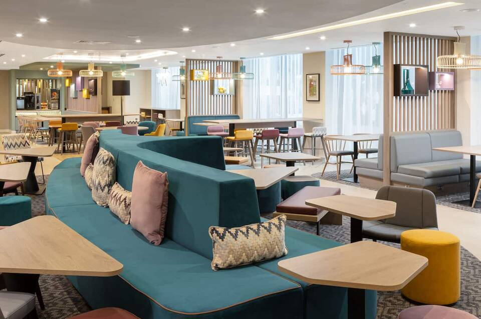 Hampton by Hilton London City 2