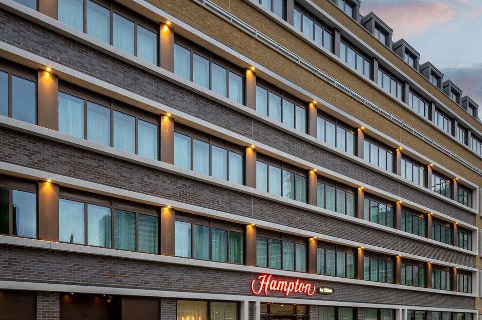 Hampton by Hilton London City 4