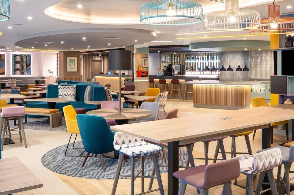 Hampton by Hilton London City 5