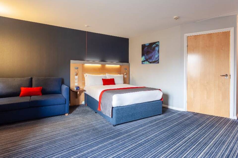 Holiday Inn Express Edinburgh Royal Mile 2