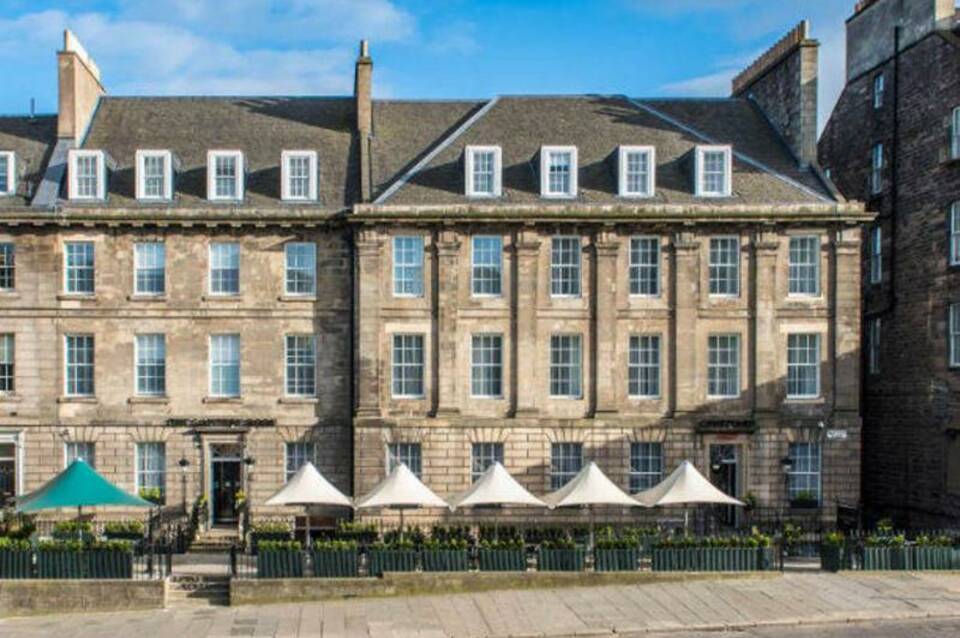 Courtyard Edinburgh 1