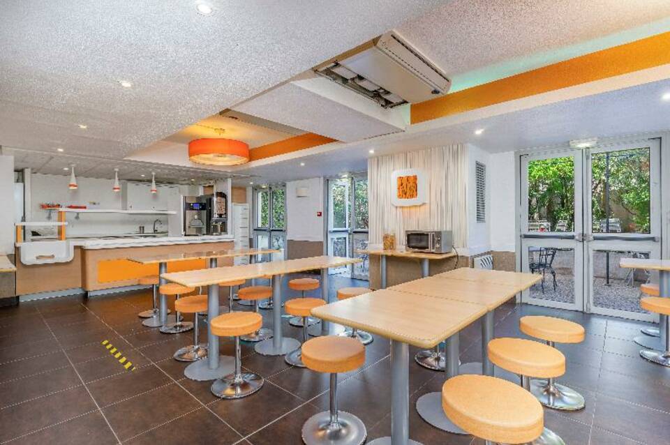 B&B HOTEL Marseille Parc Chanot 5