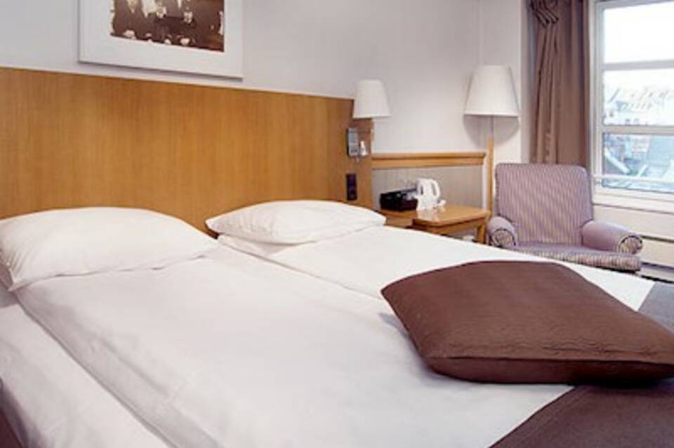 Home Hotel With 1
